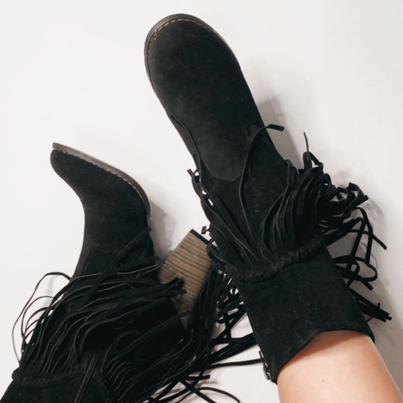 Adriana New York Fringe Boots - Picture 4 of 5